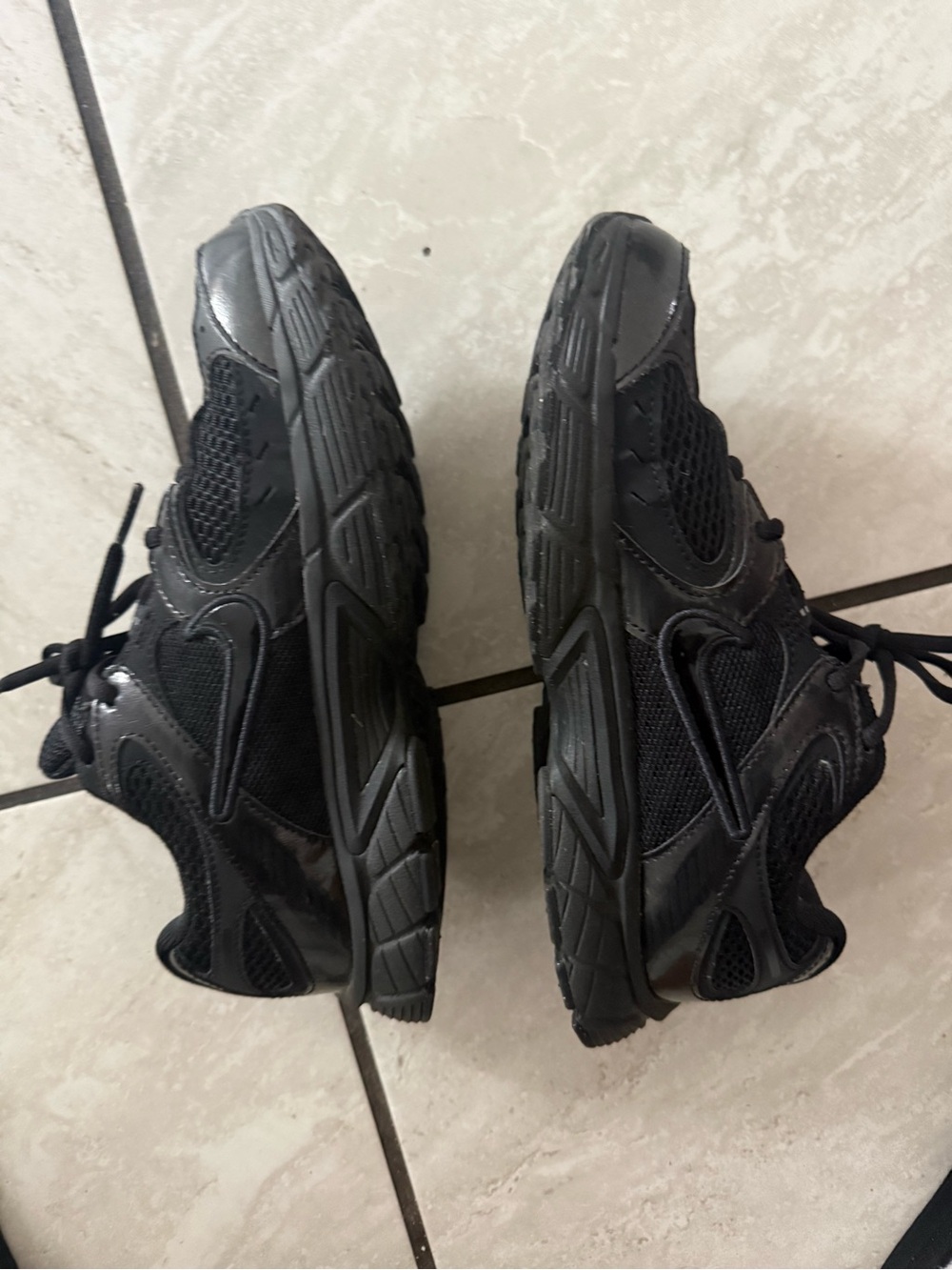 Nikes - Picture 2 of 4